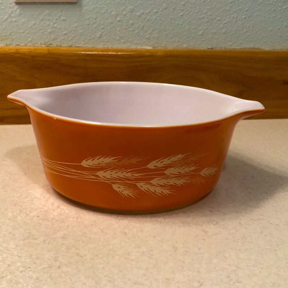 Pyrex Autumn Harvest 472 orange.